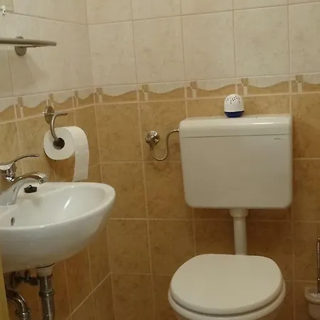 Teleki Apartment *